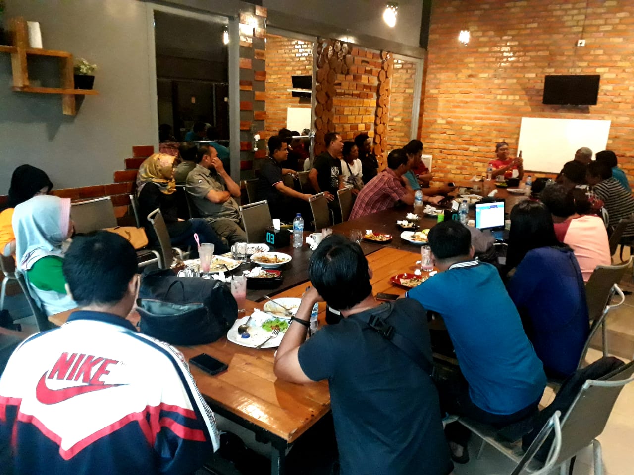 NGOPI BARENG KAWAN KAWAN MEDIA