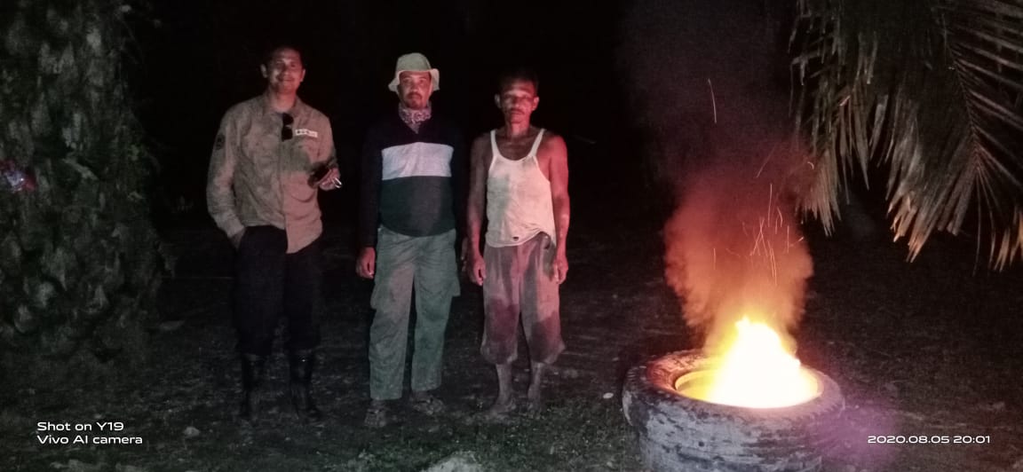PENANGANAN KONFLIK GAJAH SUMATERA DI KECAMATAN PINGGIR, KABUPATEN BENGKALIS