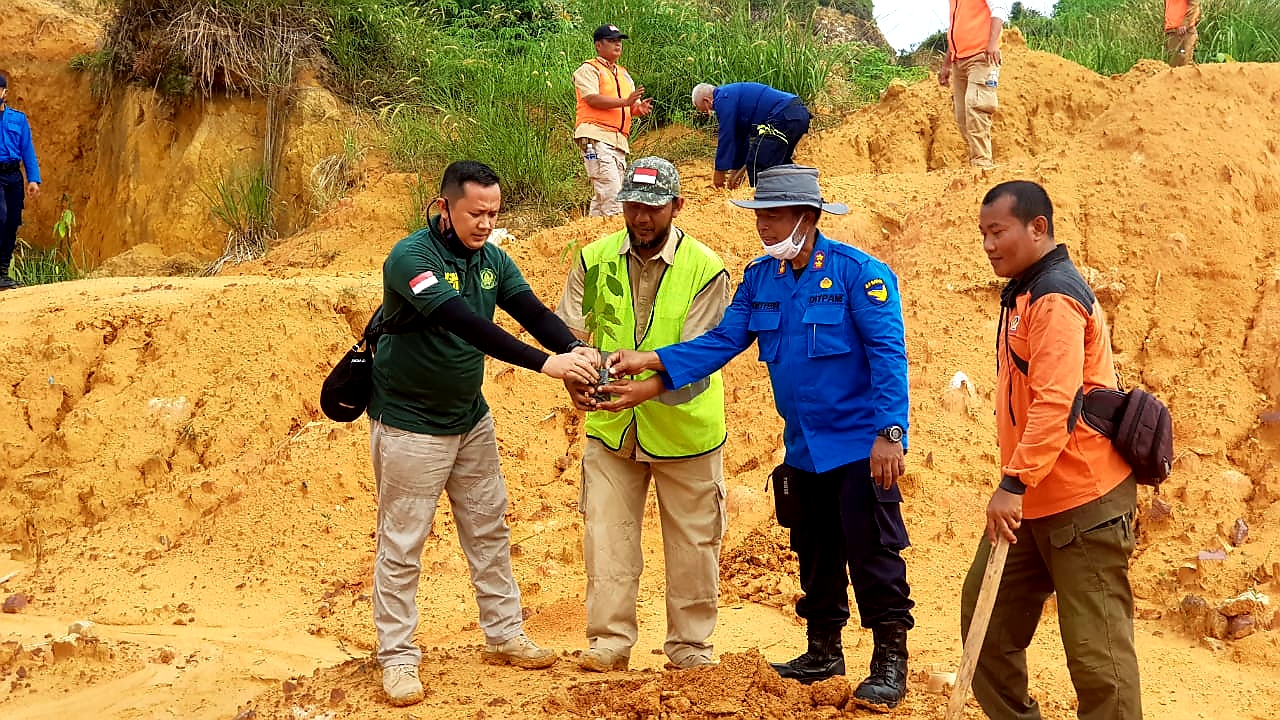 SINERGI PARA PIHAK UNTUK MENJAGA KAWASAN HUTAN DI BATAM, KEPULAUAN RIAU