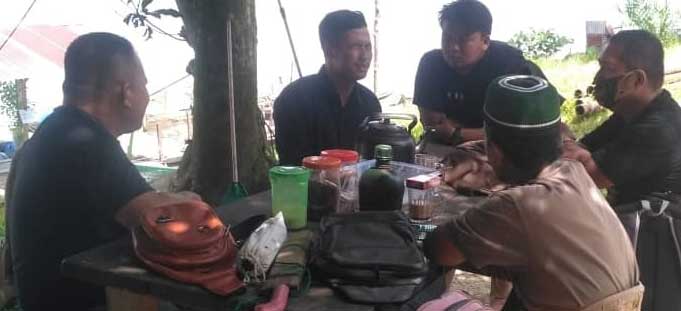 MAHASISWA UNIVERSITAS ISLAM NEGERI  SULTAN SYARIF KASIM (UIN SUSKA) RIAU DAN MAHASISWA UNIVERSITAS RIAU (UNRI) MELAKUKAN PENELITIAN DI KAWASAN TWA BULUH CINA