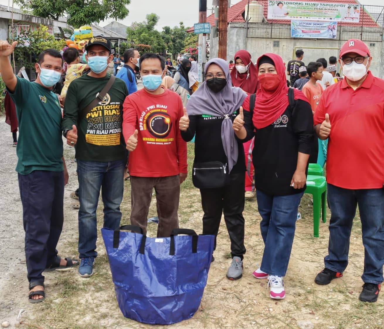 AKSI GOTONG ROYONG LORONG HIJAU TABULAPOT (TANAMAN BUAH DALAM POT)