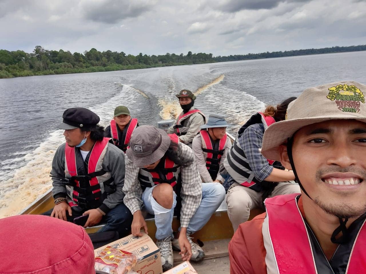 RESORT SIAK PANTAU PERSIAPAN ACARA FOREST ART DI TAMAN NASIONAL (TN) ZAMRUD