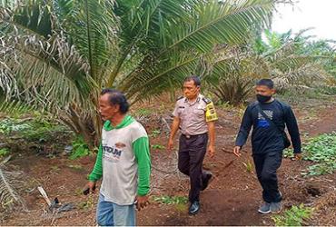 MENINDAKLANJUTI LAPORAN MASYARAKAT ADANYA SATWA LIAR DI PINGGIR KAWASAN SM BUKIT BATU