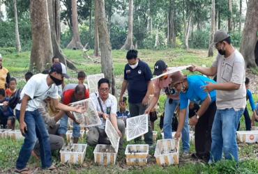 PELEPASLIARAN BURUNG DI TAMAN WISATA ALAM BULUH CINA