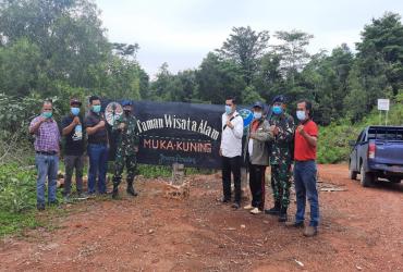 SEKSI KONSERVASI WILAYAH II BATAM MENERIMA KUNJUNGAN DANLANUD HANG NADIM BATAM DI TWA MUKA KUNING
