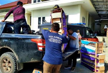 PELEPASLIARAN BURUNG - BURUNG TIDAK DILINDUNGI DI PANGKALAN KERINCI, KABUPATEN PELALAWAN