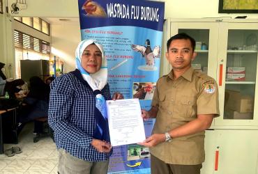 PENYERAHAN SATWA YANG DILINDUNGI OWA UNGKO KE KANDANG TRANSIT BALAI BESAR KSDA RIAU