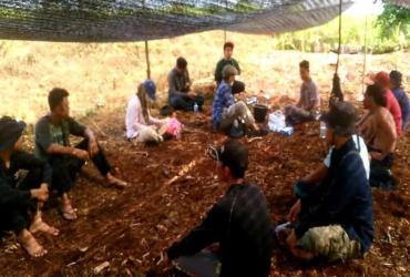 TIM BALAI BESAR KSDA RIAU MEMANTAU PROGRES KEGIATAN REVEGETASI YANG DILAKSANAKAN PIHAK BRGM