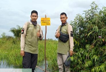 PASANG PAPAN RAMBU-RAMBU HIMBAUAN JANGAN MERUSAK KAWASAN KONSERVASI