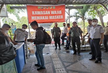 AKTIVITAS PETUGAS BALAI BESAR KSDA RIAU DI BANDARA SULTAN SYARIF HASYIM DAN PELABUHAN SUNGAI DUKU, KOTA PEKANBARU