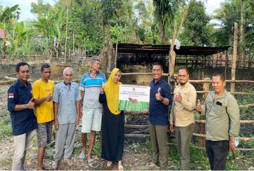 BALAI BESAR KSDA RIAU SERAHKAN BANTUAN EKONOMI KEPADA KELOMPOK TANI HUTAN DI KABUPATEN KUANSING